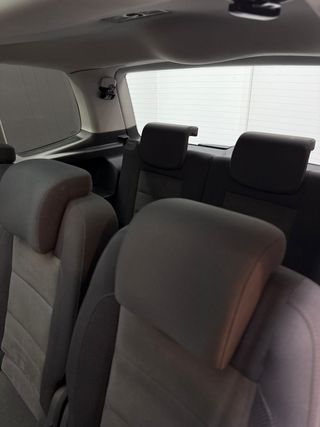 Volkswagen Touran 2011