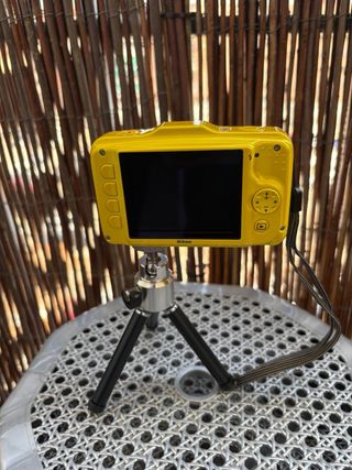 Cámara Nikon Coolpix Amarilla