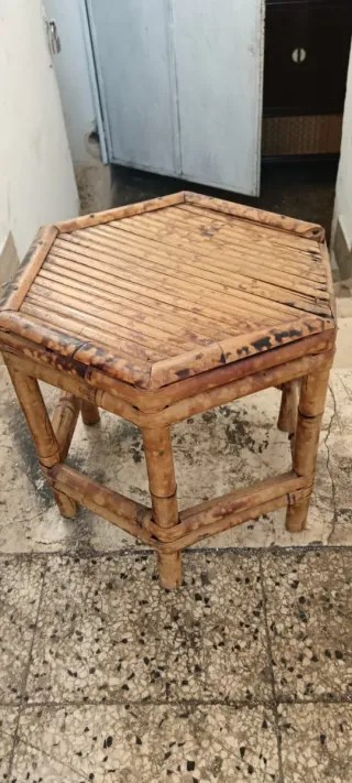 Tavolino vintage esagonale in bambù