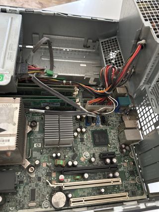 Torre HP Compaq para piezas