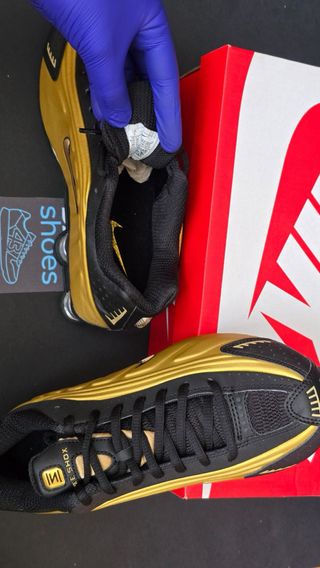 Nike Shox R4 “metallic gold”| Talla 38 | Nuevo