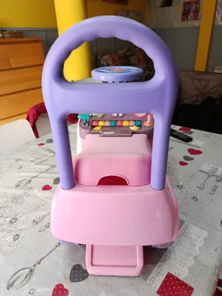 Correpasillos rosa con accesorios