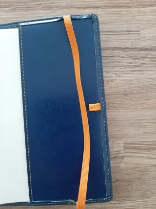 Taccuino a quadretti. Sovracopertina blu. Nuovo