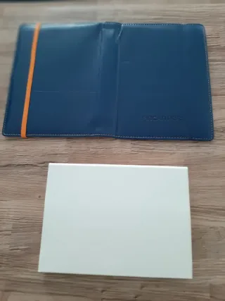 Taccuino a quadretti. Sovracopertina blu. Nuovo