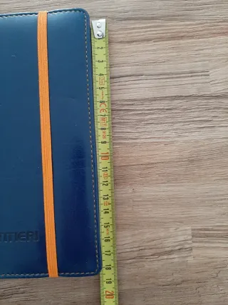 Taccuino a quadretti. Sovracopertina blu. Nuovo