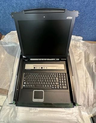 Aten CL5708M KVM consola - negra