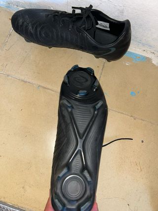 Botas de fútbol Nike negras