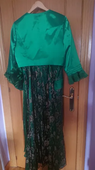Vestido fiesta Tella verde talla 50, puesto un dia
