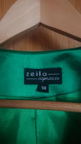 Vestido fiesta Tella verde talla 50, puesto un dia