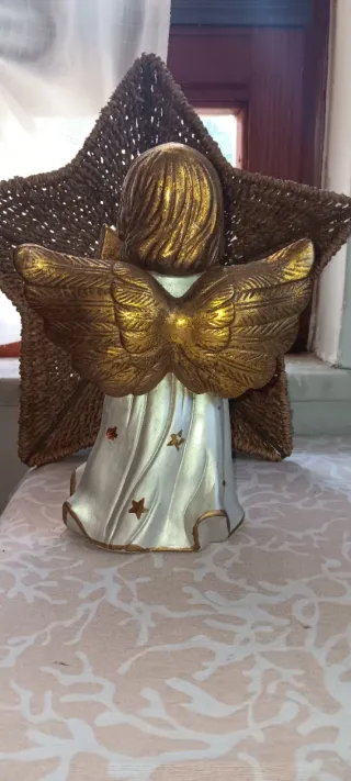 Angelo in ceramica bianco e oro