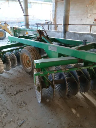 Grada de discos agrícola