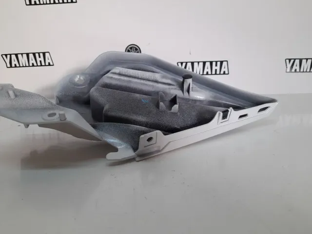 Tapa Carenado Izquierda Yamaha FZ8 2010-2015