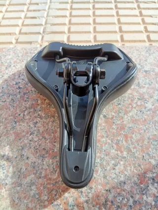 Sillín de bicicleta ergonómico nuevo