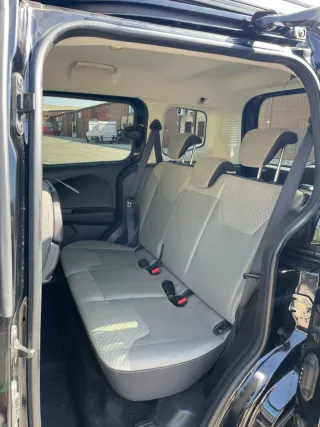 Ford Tourneo Courier 2017