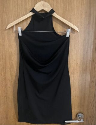 Vestido negro corto halter