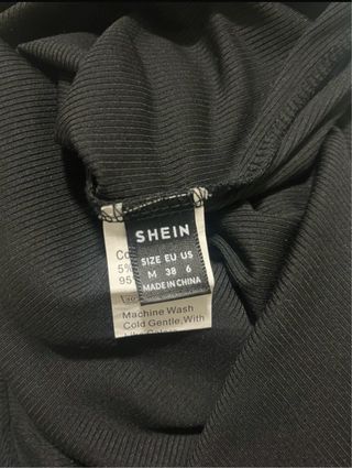 Vestido negro corto halter