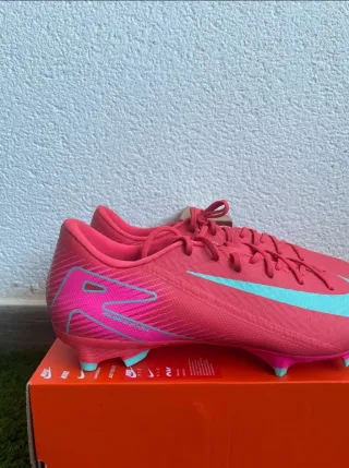 NIKE MERCURIAL