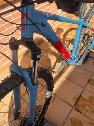 Bicicleta Montaña CUBE - Como Nueva