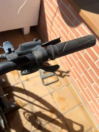 Bicicleta Montaña CUBE - Como Nueva