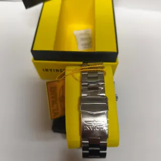 Reloj Invicta Profesional Rojo y Plateado