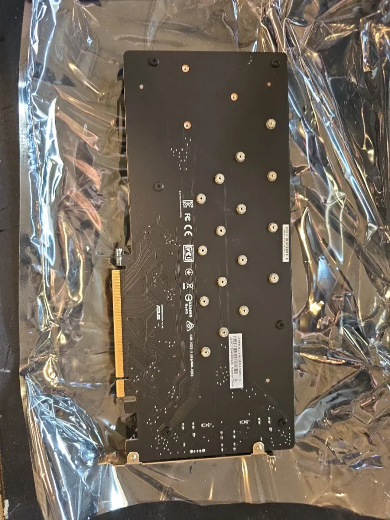 Tarjeta Asus Hyper M.2 Gen 4 afbeelding 2