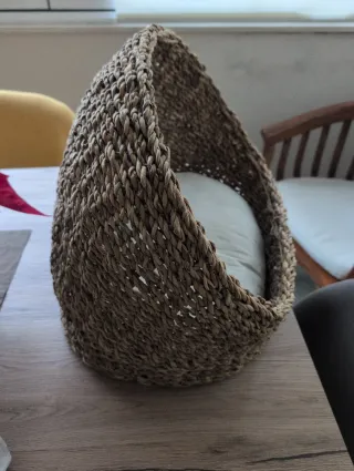 Cama para gato tejida