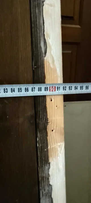 Puerta de madera maciza