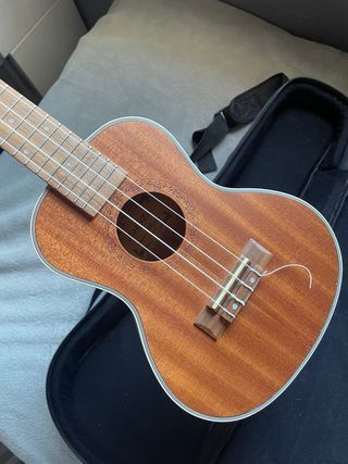 Ukelele Aokozo con funda