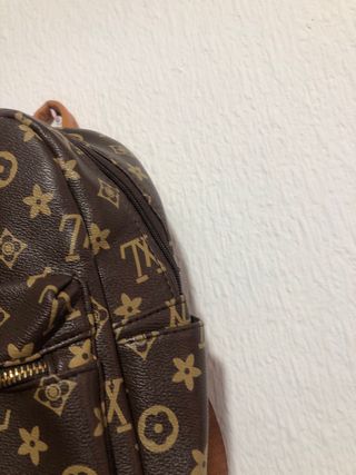 Bolso de mujer marrón y dorado