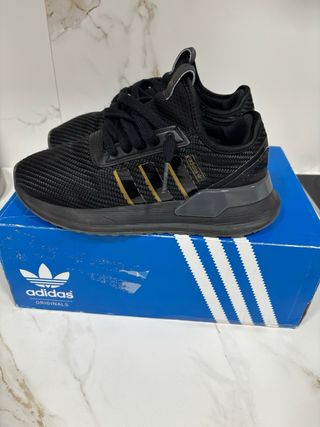Zapatillas Adidas Negras talla 38