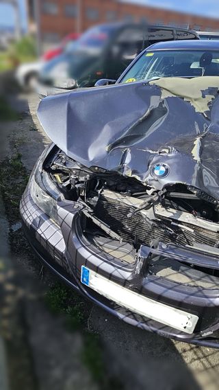 BMW Serie 3 (325i) Siniestrado