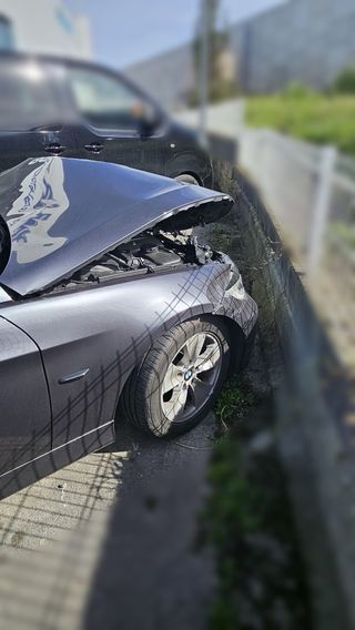 BMW Serie 3 (325i) Siniestrado