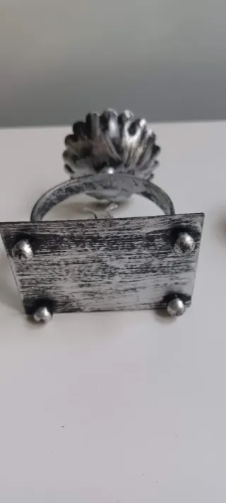 Portacandela decorativo in metallo