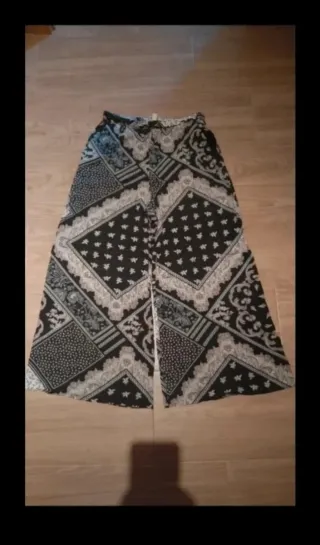 Pantalón ancho H&M estampado