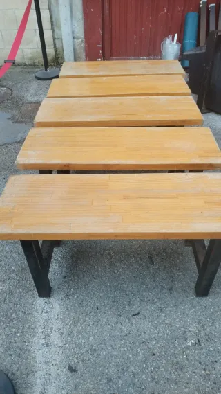 mesas y bancos de maderas 4 mesas y 7 bancos 450€