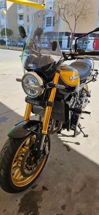 Kawasaki Z900RS SE Modelo Yellow Ball