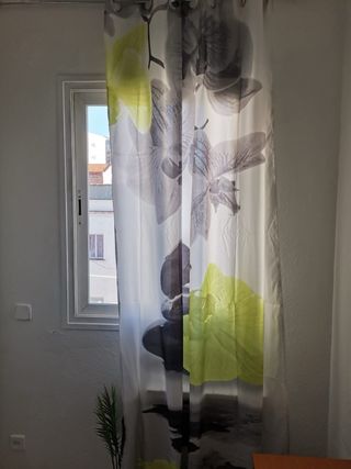 Se alquila habitacion