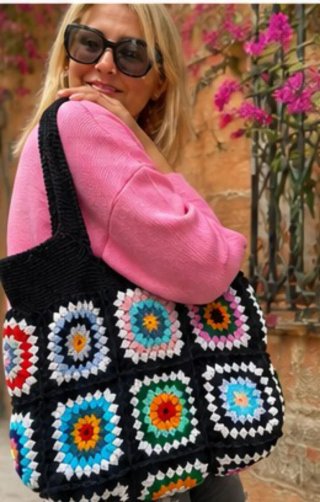 Bolso artesanal de mano o hombro. Estilo vintage