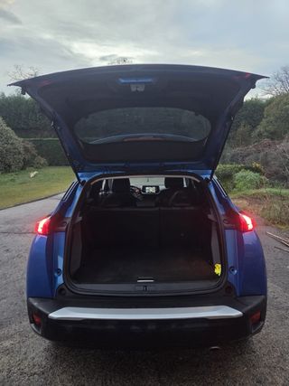 PEUGEOT 2008 Allure Pack BlueHDI 130 SS EAT8