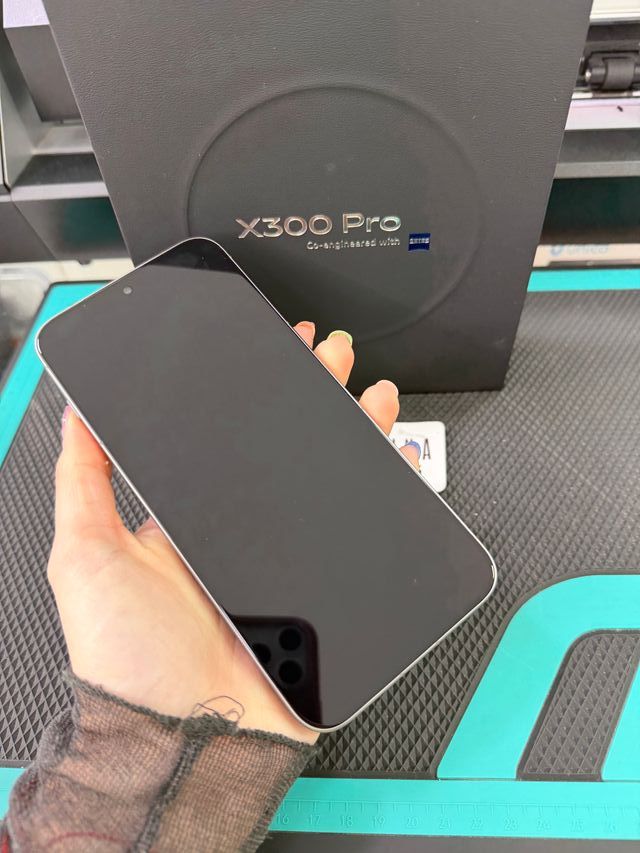 Vivo X300 Pro 512GB COMO NUEVO