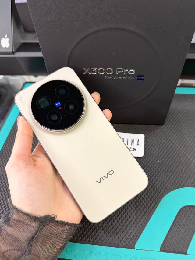 Vivo X300 Pro 512GB COMO NUEVO