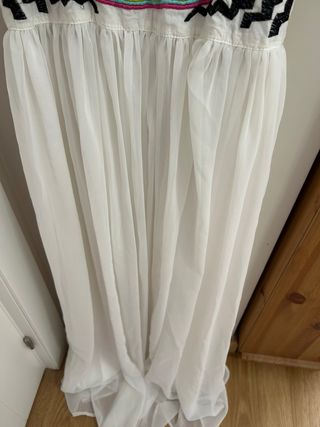 Vestido largo boho bordado con pedrería y gasa