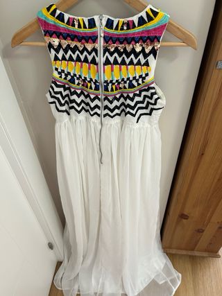 Vestido largo boho bordado con pedrería y gasa