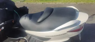 Suzuki Burgman 200cc Maxi Scooter Blanca