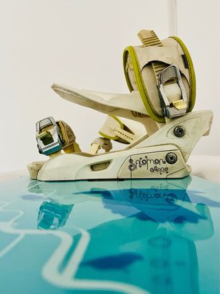 Tabla de Snowboard Salomon. Fijaciones incluidas.