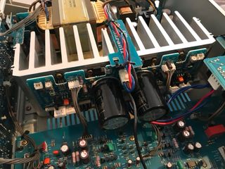 Amplificador Marantz PM7001