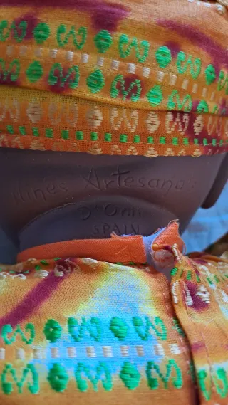 Bambola africana con neonato Nines d'onil