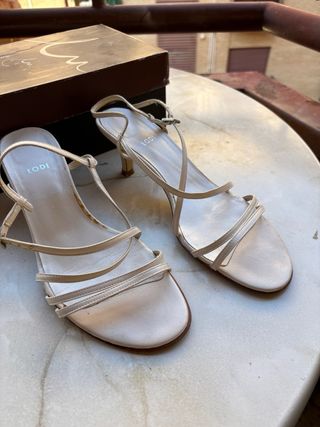 Sandalias tacón LODI beige/blancas
