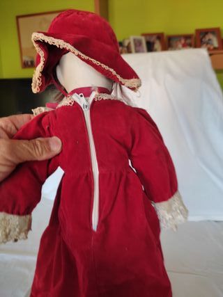 Muñeca de porcelana antigua