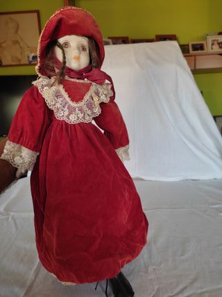 Muñeca de porcelana antigua